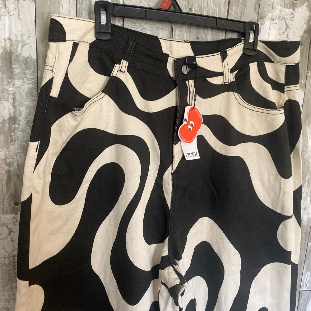 NWT Cider women's plus size black and white swirl wide leg jeans 1XL - Picture 2 of 5